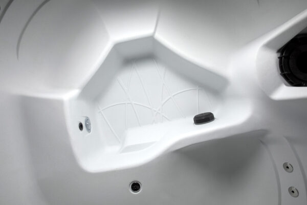 Tahiti Hot Tub 4-Person Lounger, 22 SS Jet,  115V/230V, Stainless Heater, Ozone, Waterfall and Upgraded Lighting - Image 6