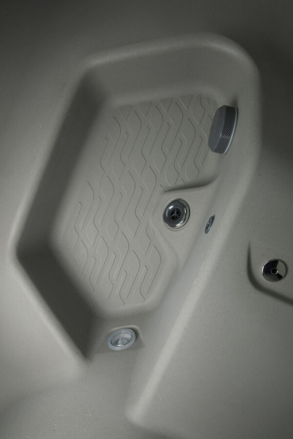 Ibiza Hot Tub 4-Person Lounger, 24 SS Jet, 115V/230V, Stainless Heater, Ozone, Waterfall and Upgraded Lighting - Image 4