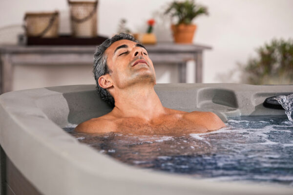 Maui Hot Tub 5-Person Lounger, 25 SS Jet, 115V/230V, Stainless Heater, Ozone, Waterfall and Upgraded Lighting - Image 11